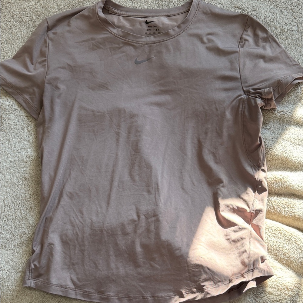 Nike Women's Light Purple Short Sleeve Tee